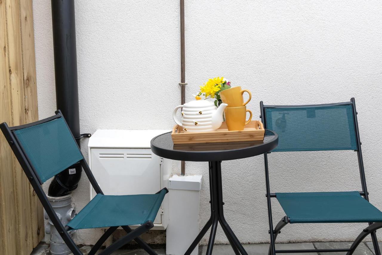 New Luxurious Escape Charming Dog Friendly Cottage カーナーヴォン エクステリア 写真